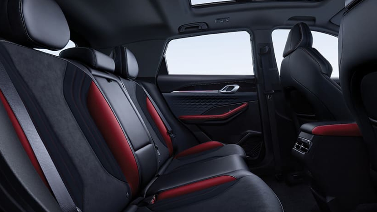 Geely Coolray 2024 rear seats